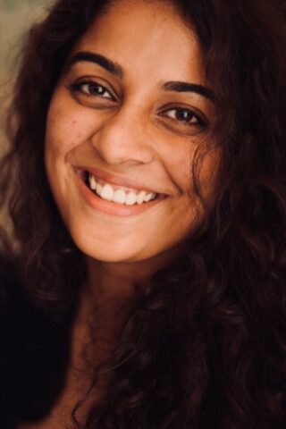 https://aarthiskincare.com/storage/2022/02/portrait-girl-smiling-selfie-face-smile-person-woman-beautiful-woman-happy-model-fashion-model-indian_t20_ropVbz-320x480.jpg